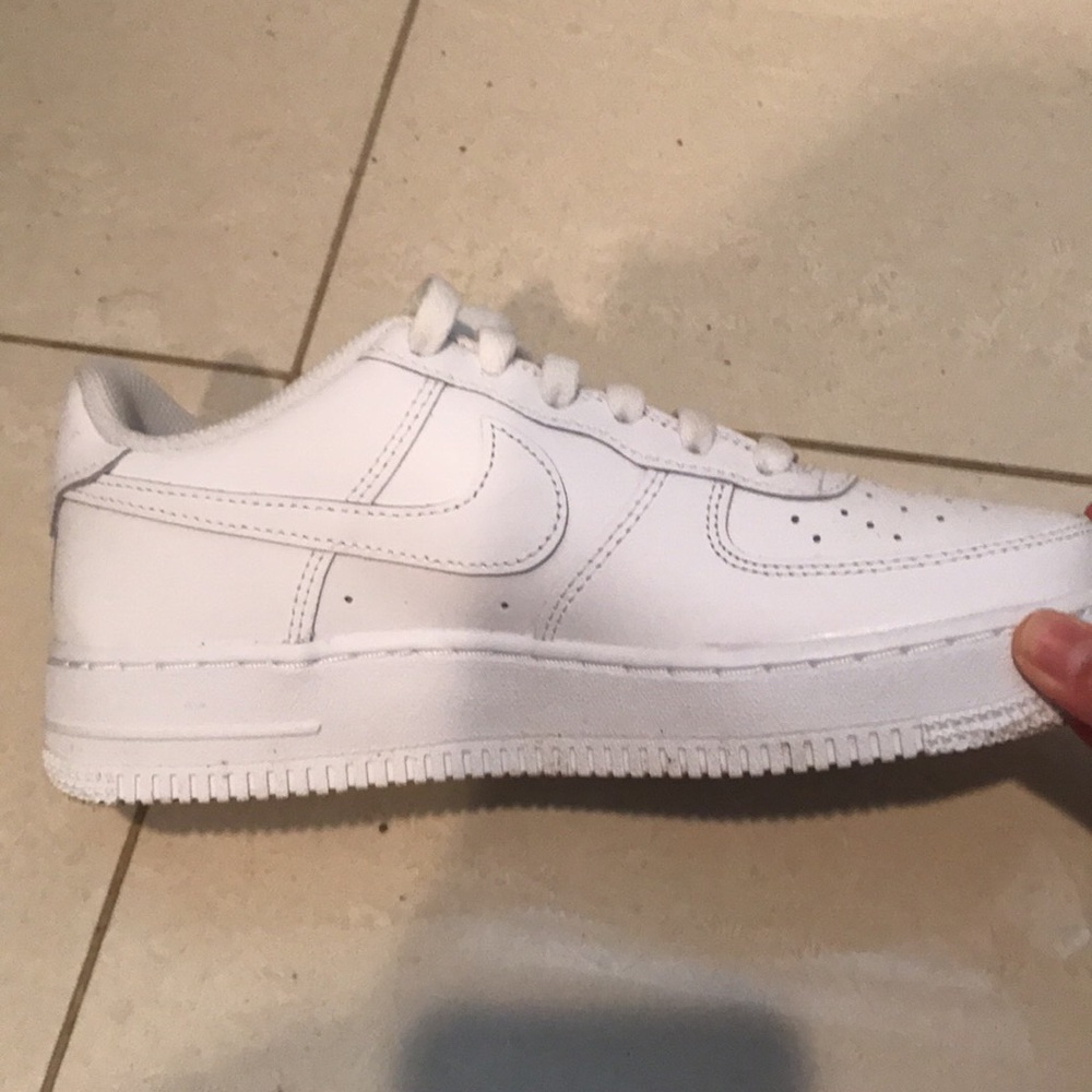 Nike Air Forces Kids Size 4.5 - Picture 2 of 7